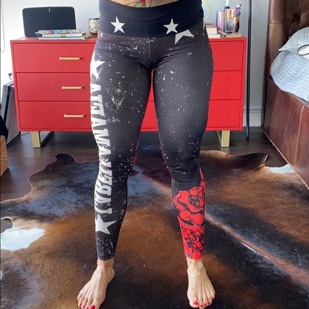 Sexy black and red labellamafia legging